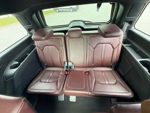 Used 2024 Ford Expedition Limited RWD image 25