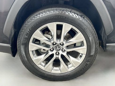 Used 2025 Toyota RAV4 XLE Premium FWD image 27