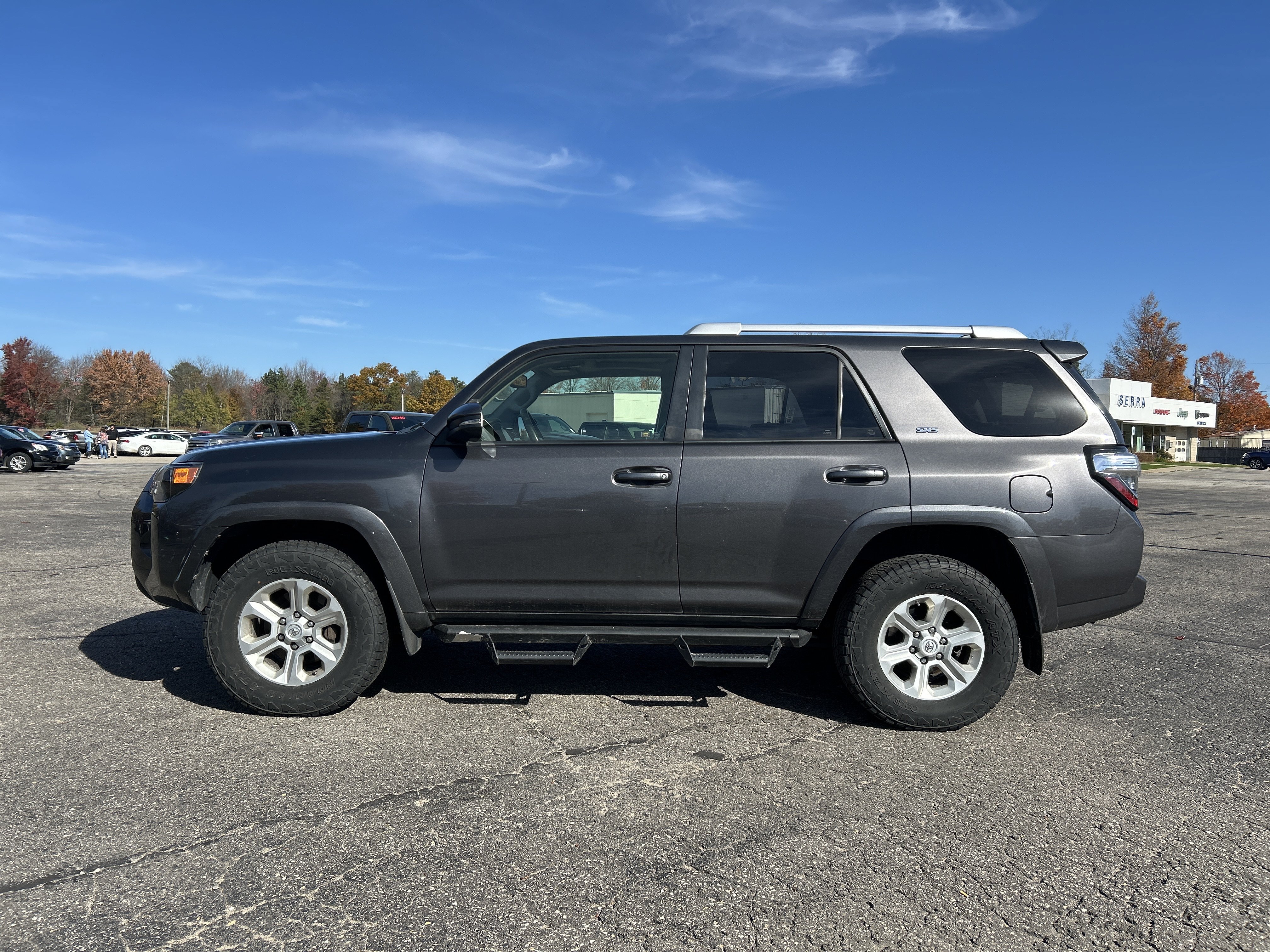 Used 2018 Toyota 4Runner SR5 Premium AWD/4WD image 7