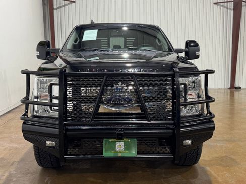 Used 2019 Ford F250 Lariat w/ Lariat Value Package image 2