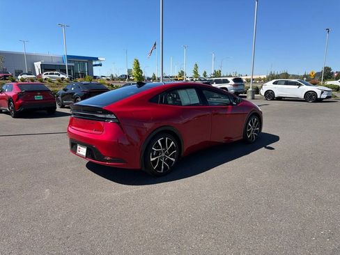 Used 2024 Toyota Prius Prime FWD image 7