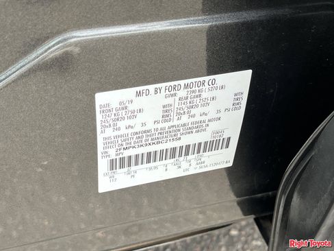 Used 2019 Ford Edge Titanium w/ Equipment Group 301A FWD image 33
