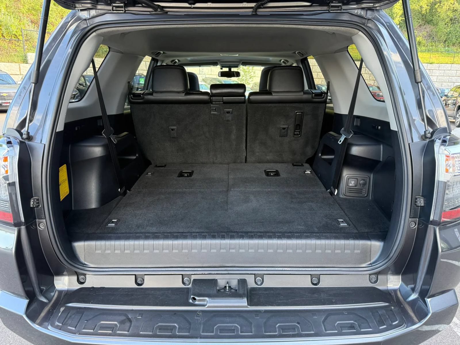 Used 2017 Toyota 4Runner SR5 Premium AWD/4WD image 13