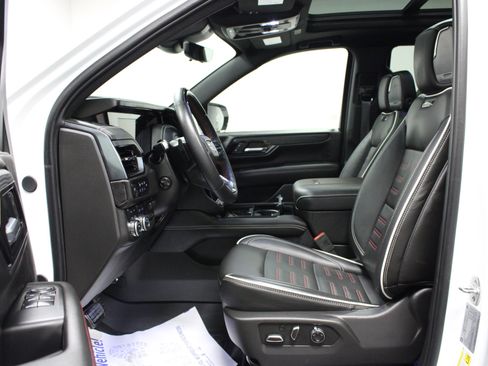Used 2025 GMC Yukon AT4 Ultimate w/ LPO, Floor Liner Package AWD/4WD image 12