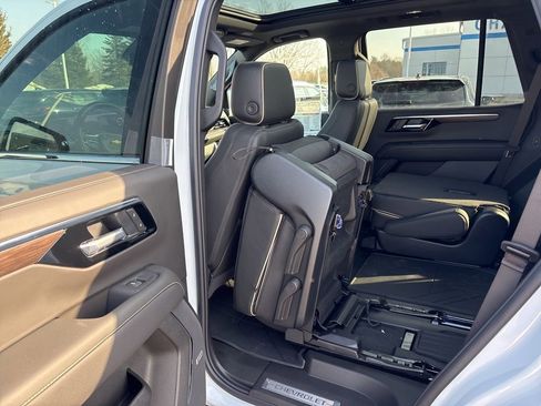 New 2026 Chevrolet Tahoe Premier w/ Sun And Tow Package AWD/4WD image 16