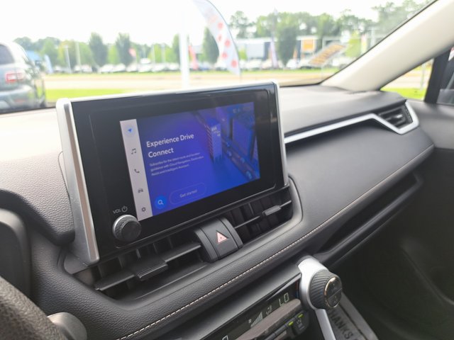 Used 2025 Toyota RAV4 XLE AWD/4WD image 16