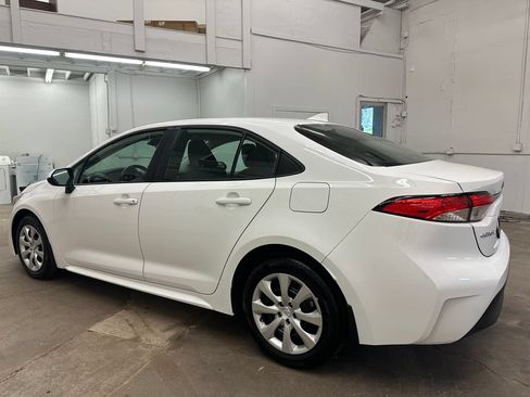 Used 2025 Toyota Corolla LE FWD image 14
