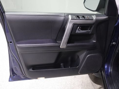 Used 2022 Toyota 4Runner SR5 Premium w/ Moonroof Package AWD/4WD image 13