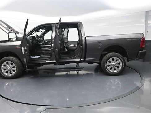 New 2025 RAM 2500 Laramie image 28