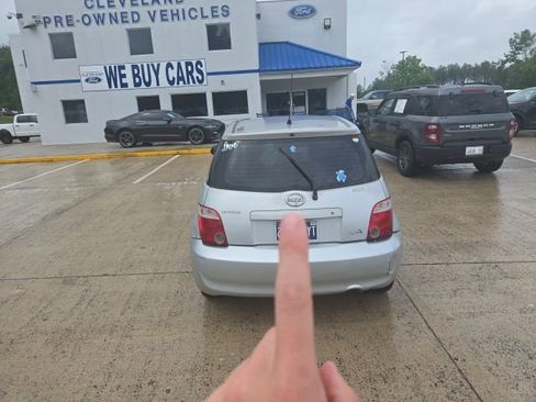 Used 2006 Scion xA FWD image 6