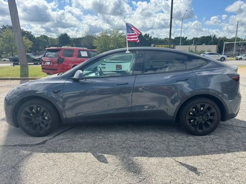 Used 2023 Tesla Model Y Long Range AWD/4WD image 7