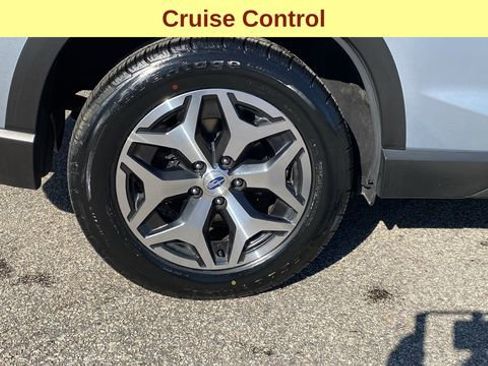 Used 2023 Subaru Forester Premium image 12