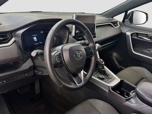 Used 2025 Toyota RAV4 SE AWD/4WD image 18