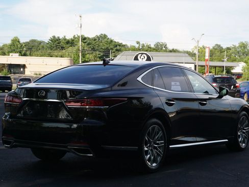 Used 2018 Lexus LS 500 w/ Accessory Package (Z2) RWD image 9