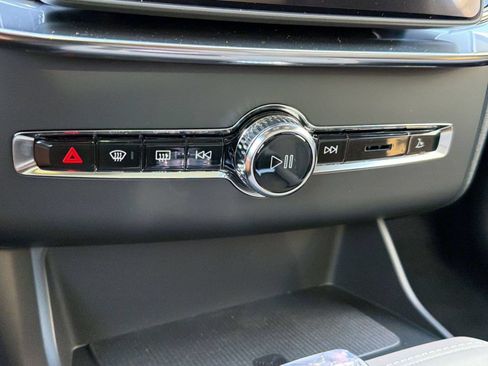 New 2026 Volvo XC90 B5 Core w/ Protection Package AWD/4WD image 17
