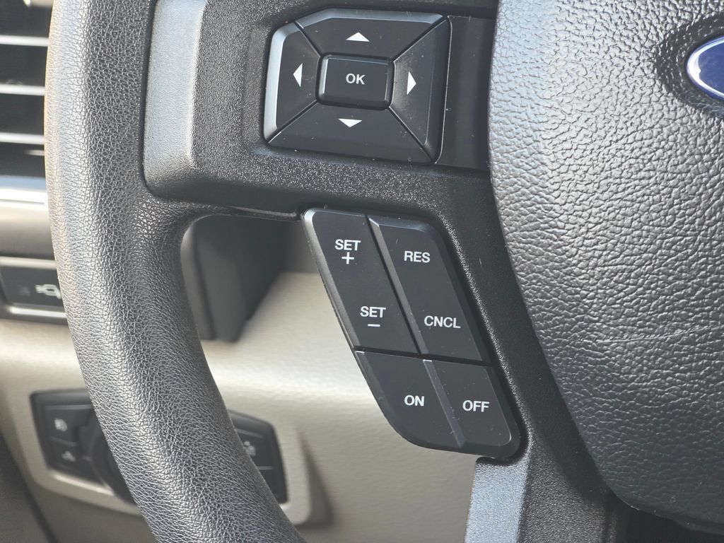 Used 2018 Ford F250 XLT w/ XLT Premium Package AWD/4WD image 16