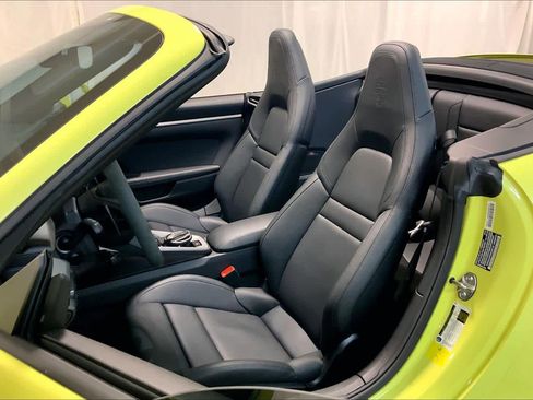 Used 2025 Porsche 911 Carrera image 8