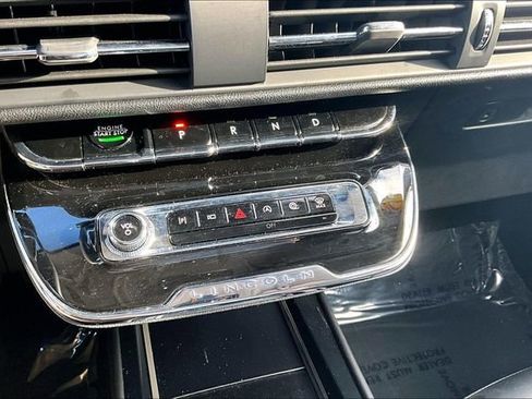 Used 2024 Lincoln Corsair AWD image 33