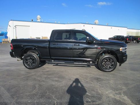 Used 2022 RAM 2500 Laramie w/ Night Edition image 3