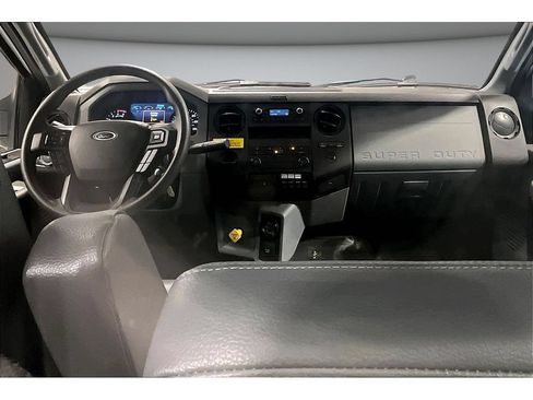 Used 2023 Ford F750 2WD Regular Cab Super Duty image 17