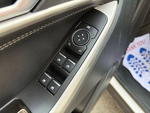 Used 2022 Ford Explorer XLT w/ Equipment Group 202A AWD/4WD image 21