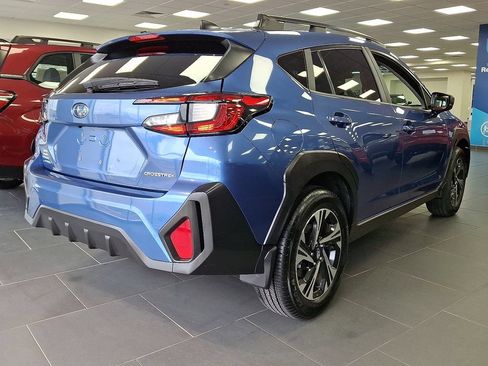 Used 2025 Subaru Crosstrek 2.5i Premium AWD/4WD image 9