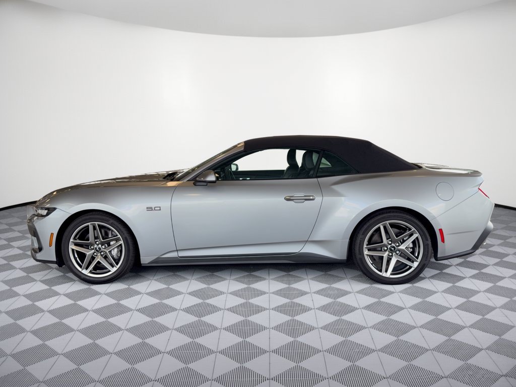 Used 2025 Ford Mustang GT Premium RWD image 2
