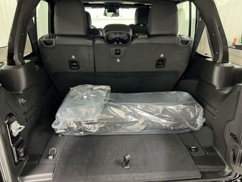 New 2026 Jeep Wrangler Unlimited Rubicon image 23