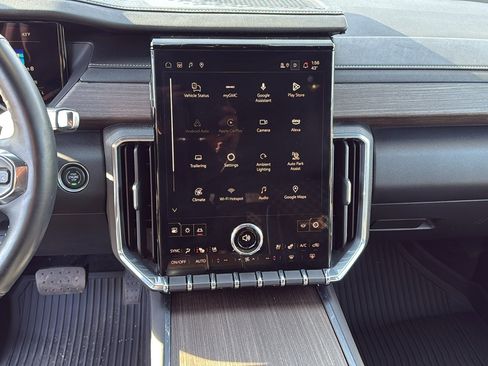 Certified 2024 GMC Acadia Denali w/ Super Cruise Package image 22