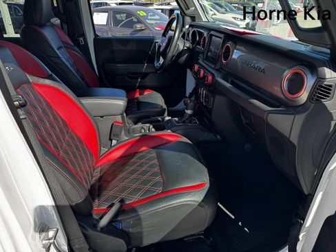 Used 2021 Jeep Wrangler Unlimited Sahara w/ Uconnect 4C Nav & Sound Group image 24