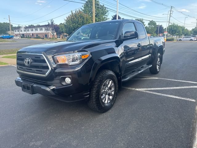 Used 2017 Toyota Tacoma SR5 w/ Tow Package AWD/4WD image 7