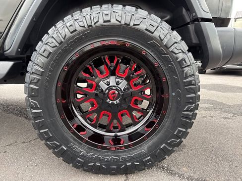 Used 2020 Jeep Wrangler Unlimited Sahara AWD/4WD image 12
