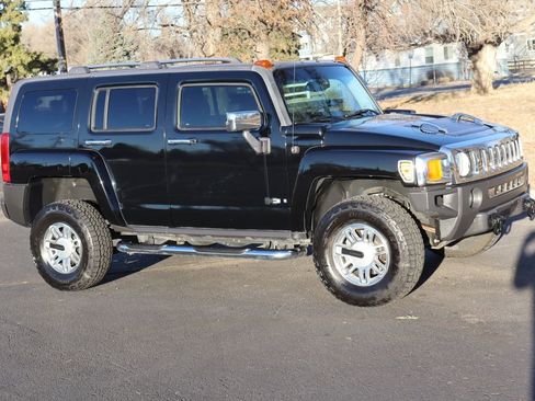 Used 2006 HUMMER H3 w/ Chrome Appearance Package image 2