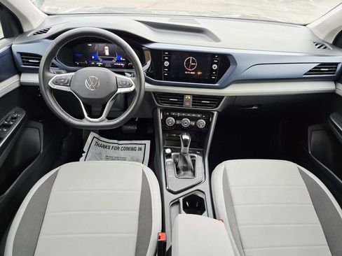 Used 2024 Volkswagen Taos SE image 9