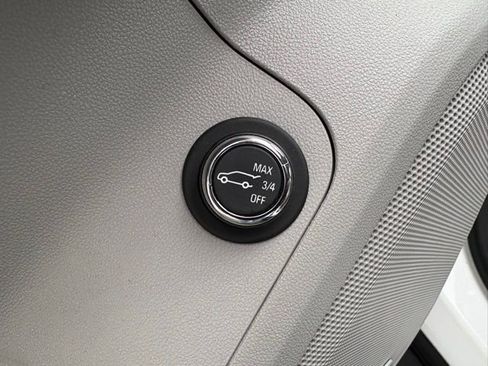 Used 2018 GMC Acadia SLT image 23