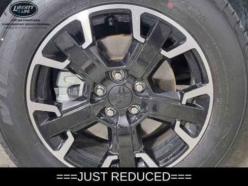 Used 2023 Jeep Renegade Latitude w/ Sun/Sound Group AWD/4WD image 10