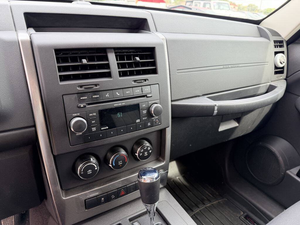 Used 2010 Jeep Liberty Sport w/ Popular Equipment Group AWD/4WD image 11