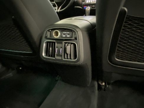 Used 2020 Maserati Levante GranSport image 40