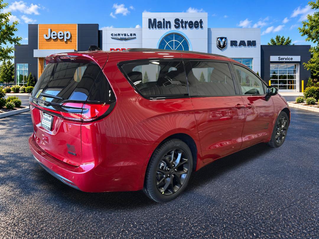 New 2027 Chrysler Pacifica Select FWD image 5