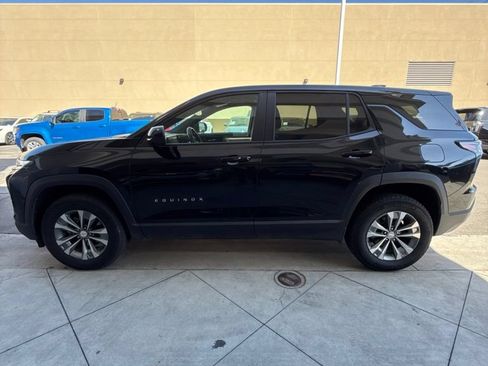 Used 2025 Chevrolet Equinox LT AWD/4WD image 3