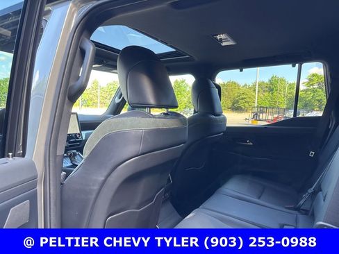 Used 2024 Lexus GX 550 image 20