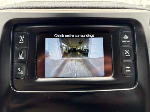 Used 2018 Jeep Cherokee Latitude w/ Cold Weather Group image 33