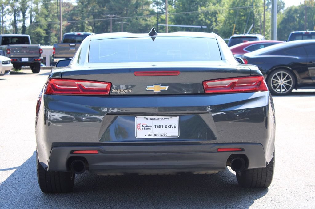 Used 2016 Chevrolet Camaro LT RWD image 7
