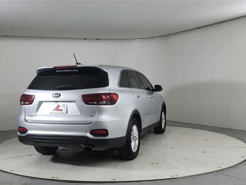 Used 2020 Kia Sorento AWD V6 image 6