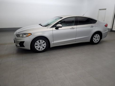 Used 2019 Ford Fusion S FWD image 2