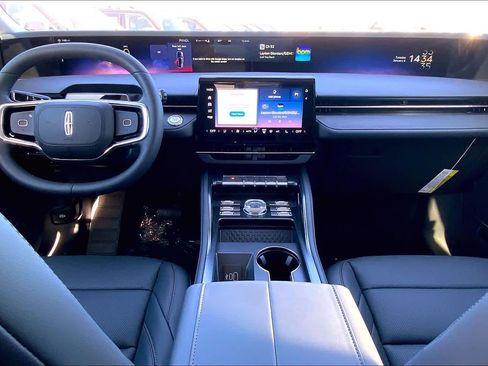 New 2026 Lincoln Nautilus Premier image 5