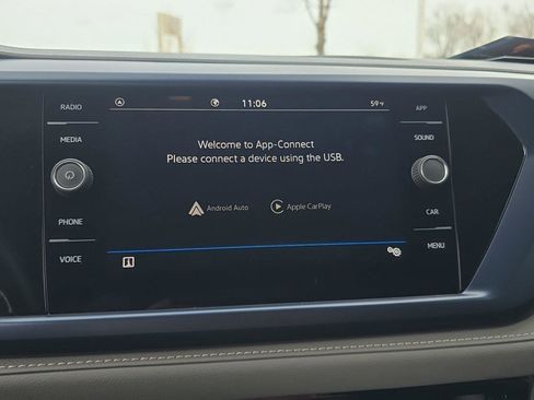 Used 2024 Volkswagen Taos SE image 20