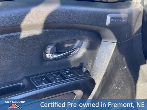 Used 2024 Nissan Titan PRO-4X w/ Pro-4x Convenience Package image 8