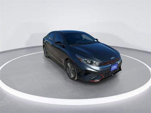 Used 2022 Kia Forte GT-Line w/ GT-Line Premium Package image 2