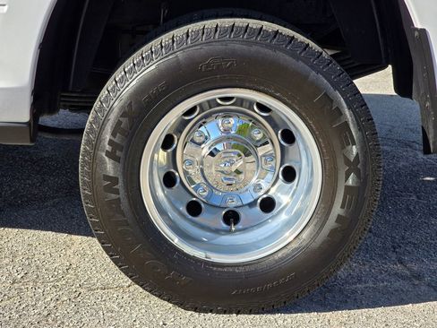 Used 2025 RAM 3500 Tradesman w/ Chrome Appearance Group image 21